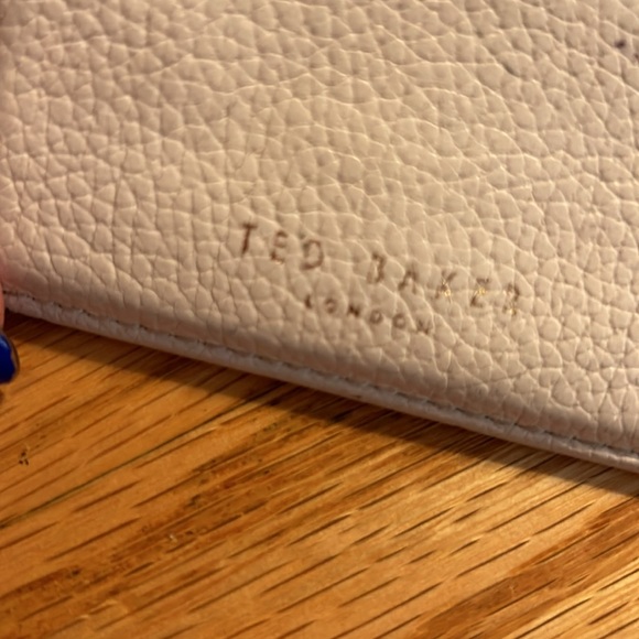 Well loved Ted Baker card wallet (authentic) - Picture 4 of 5